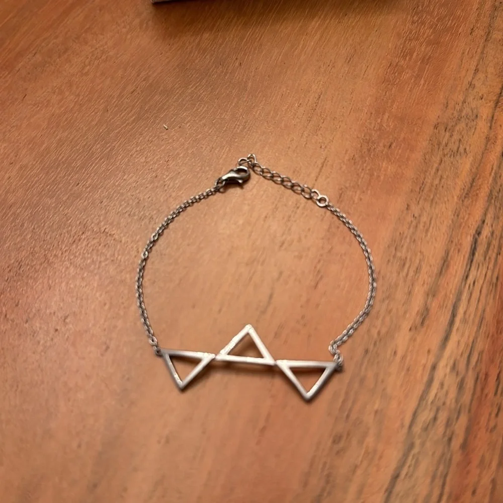 Sterling silver triangles bracelet Geometric, Size -7” - Picture 2 of 4